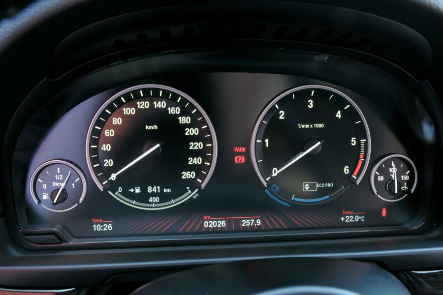  BMW 520d EfficientDynamics Saloon 2012 года  (фото 6 из 8)